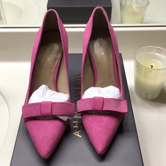 ann taylor suede pumps